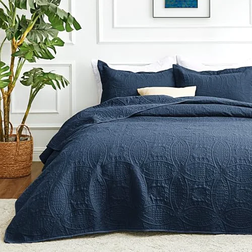 Love's Cabin Summer Lightweight Quilt in Coin Pattern Navy