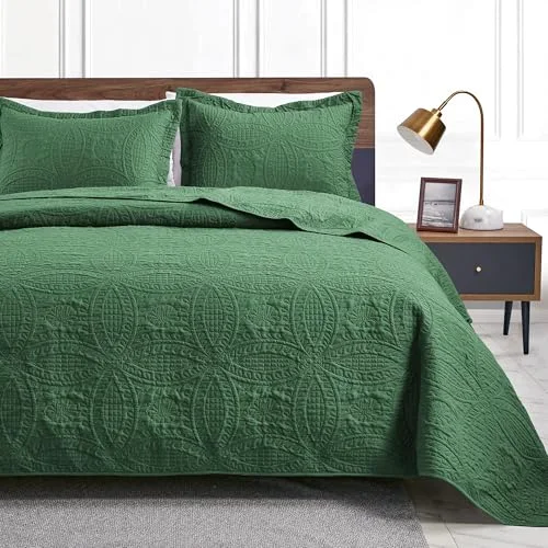 Love's Cabin Summer Lightweight Quilt in Coin Pattern Dark Green