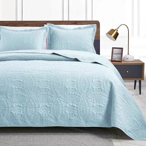 Love's Cabin Summer Lightweight Quilt in Coin Pattern Spa-blue