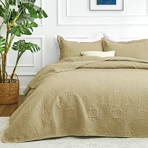 Love's Cabin Summer Lightweight Quilt in Coin Pattern Camel