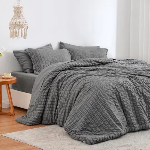 Love's Cabin Seersucker Comforter Set in Dark Grey