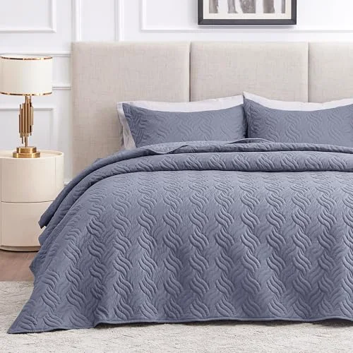 Love's Cabin Summer Lightweight Quilt in Wave Pattern Bluish Grey
