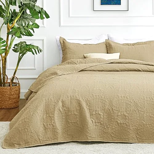 Love's Cabin Summer Lightweight Quilt in Coin Pattern Camel