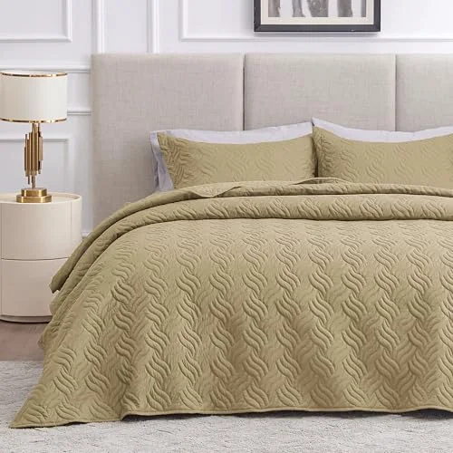 Love's Cabin Summer Lightweight Quilt in Wave Pattern Camel