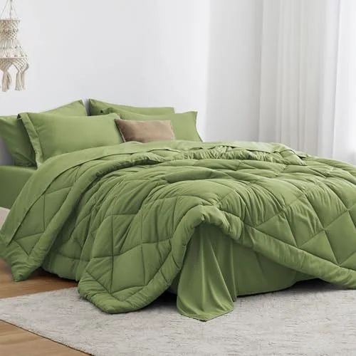 Love's Cabin Bed-in-a-Bag Comforter Set in Olive Green