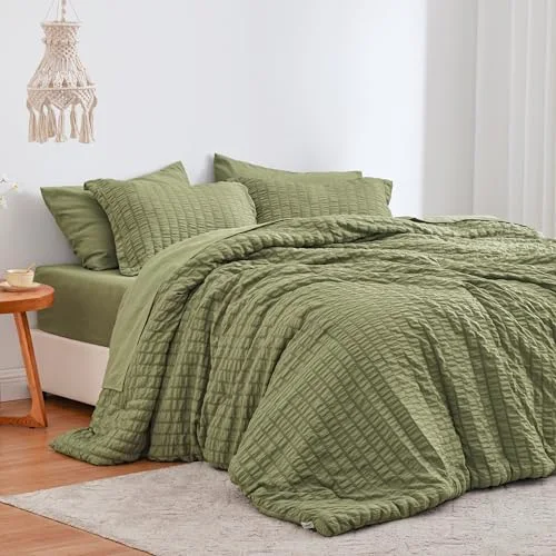 Love's Cabin Seersucker Comforter Set in Sage Green