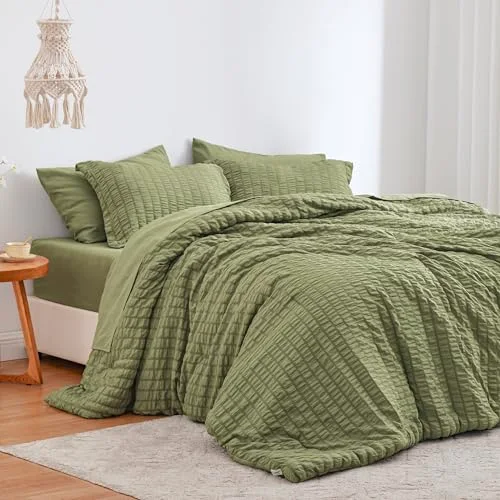 Love's Cabin Seersucker Comforter Set in Sage Green