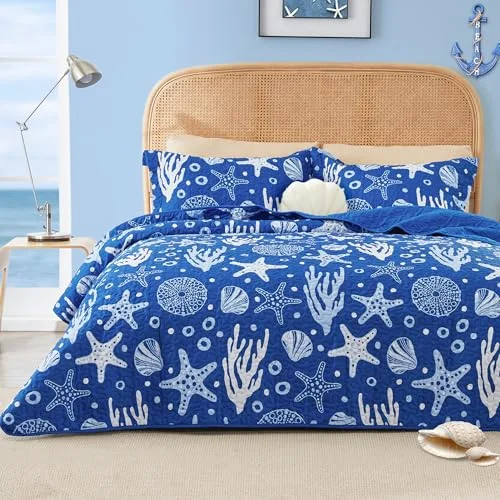 Love's Cabin Coastal Quilt Set in Coastal Blue