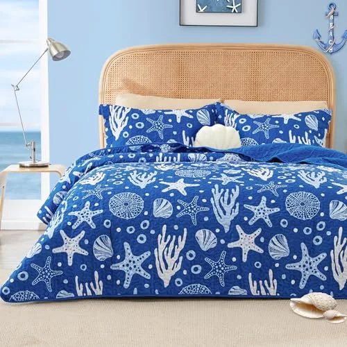 Love's Cabin Coastal Quilt Set in Coastal Blue