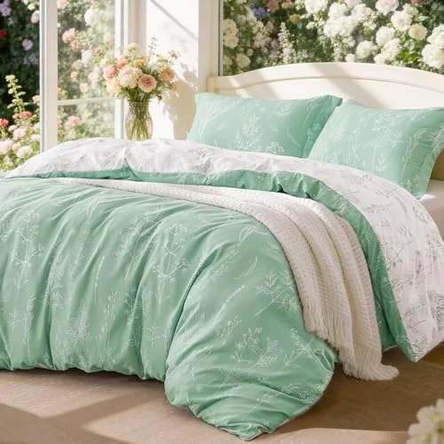 Love's Cabin Floral Comforter Set in Sage Green