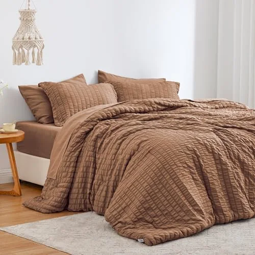 Love's Cabin Seersucker Comforter Set in Mocha Mousse