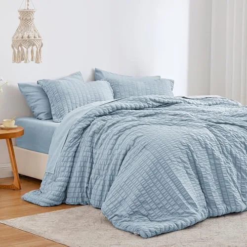 Love's Cabin Seersucker Comforter Set in Light Blue