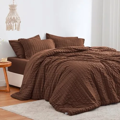 Love's Cabin Seersucker Comforter Set in Brown
