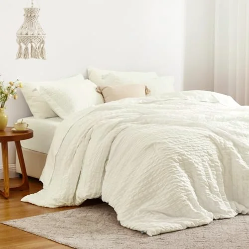 Love's Cabin Seersucker Comforter Set in Ivory