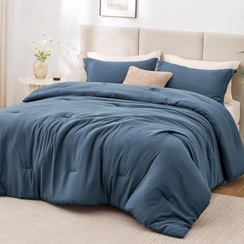 Love's Cabin Prewashed Comforter Set in Navy Blue