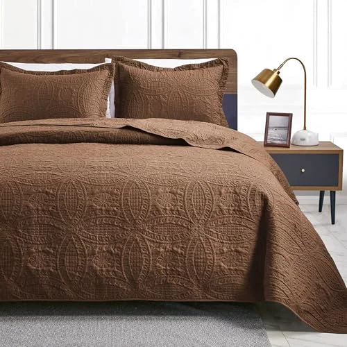 Love's Cabin Summer Lightweight Quilt in Coin Pattern Brown