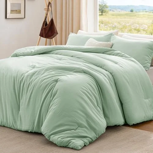 Love's Cabin Linen-Look Comforter Set in Light Green