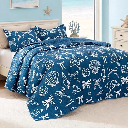 Love's Cabin Coastal Quilt Set in Star Blue