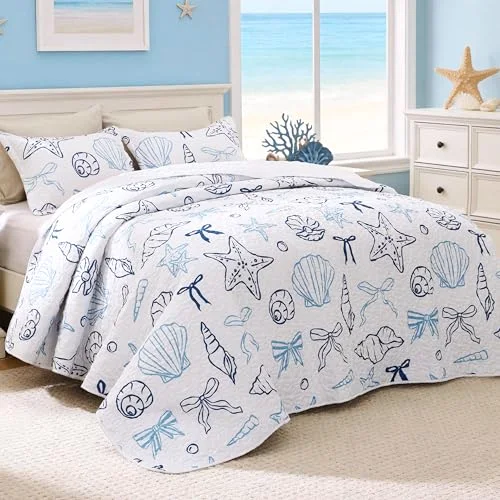 Love's Cabin Coastal Quilt Set in Star White