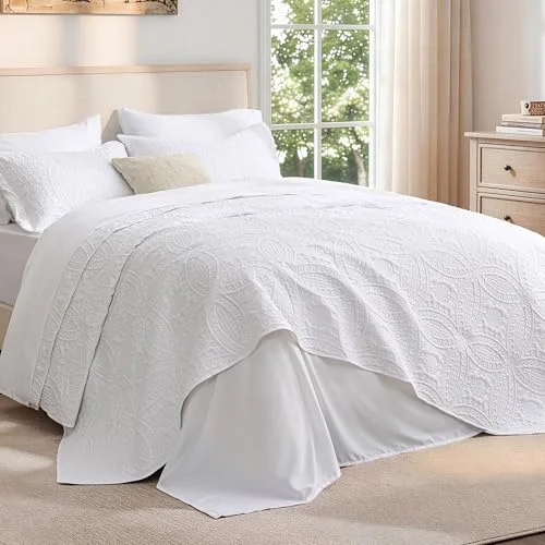 Love's Cabin Summer Lightweight Quilt in Coin Pattern White