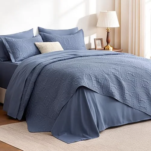 Love's Cabin Summer Lightweight Quilt in Coin Pattern Bluish Grey