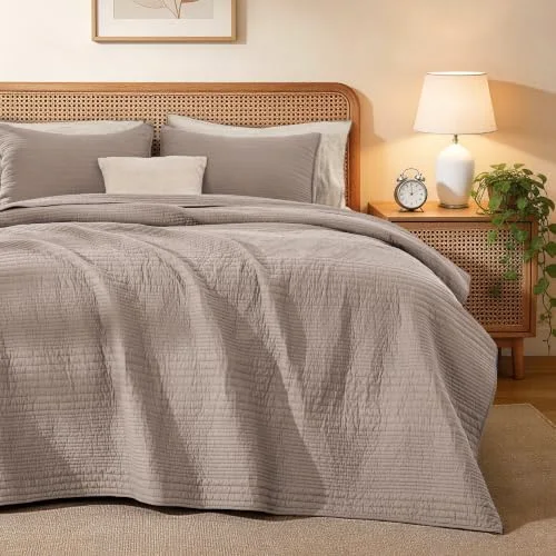 Love's Cabin Cotton Crinkle Quilt Set in Light Tan
