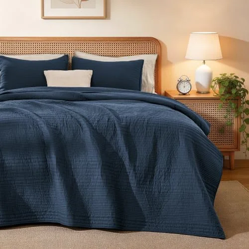 Love's Cabin Cotton Crinkle Quilt Set in Navy