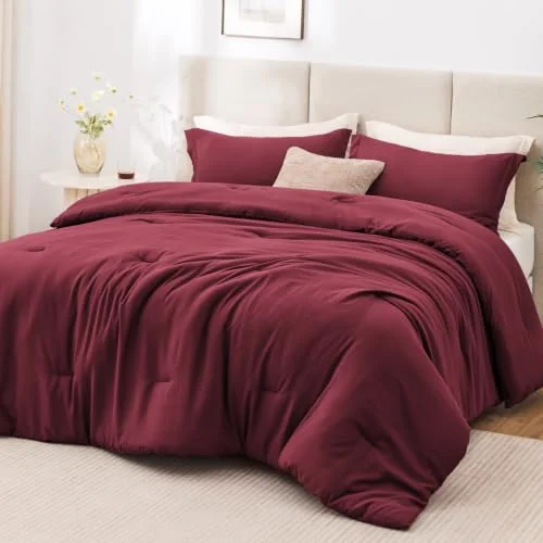 Love's Cabin Prewashed Comforter Set in Burgundy