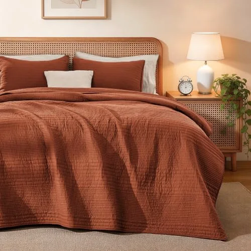 Love's Cabin Cotton Crinkle Quilt Set in Umber