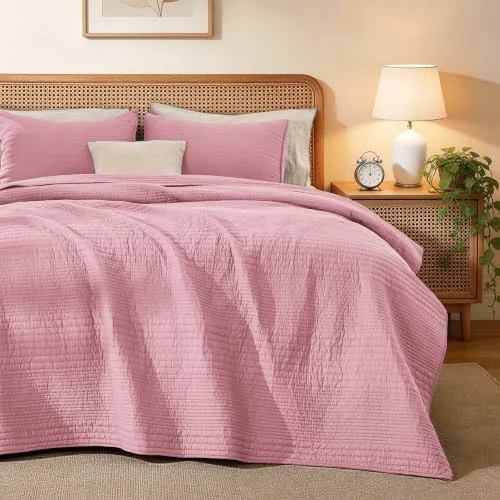 Love's Cabin Cotton Crinkle Quilt Set in Pink